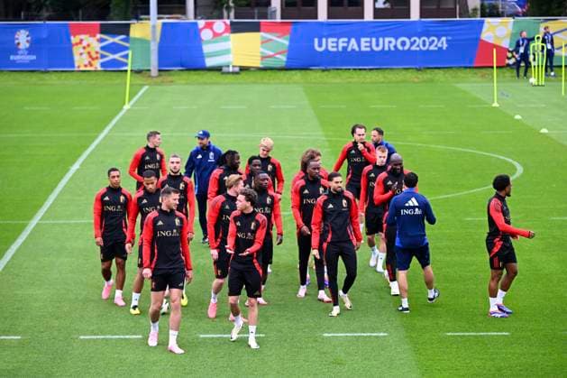 Belgium Media Activities UEFA EURO, EM, Europameisterschaft,Fussball 2024 14 06 2024 FREIBERG AM NECKA, GERMANY - JUNE 14 : Vertonghen Jan defender of Belgium, De Cuyper Maxim defender of Belgium, Carrasco Yannick forward of Belgium during a training session of the Belgian Red Devils at the UEFA Euro 2024 European Football Championship tournament on June 14, 2024 in Freiberg am Necka, Germany, 14 06 2024 Freiberg am Necka Germany  Copyright: xVincentxKalutx