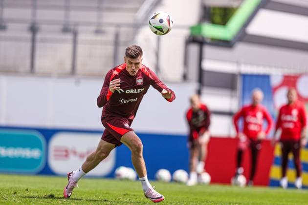 Sport Bilder des Tages 14.06.2024 HANNOVER, NIEMCY PILKA NOZNA (FOOTBALL) UEFA EURO, EM, Europameisterschaft,Fussball 2024 - CENTRUM TRENINGOWE REPREZENTACJI POLSKI - HANNOVER 96 ACADEMIE KONFERENCJA PRASOWA I TRENING REPREZENTACJI POLSKI NZ KRZYSZTOF PIATEK FOTO LUKASZ GROCHALA CYFRASPORT NEWSPIX.PL --- Newspix.pl POLISH FOOTBALL national team, Nationalteam press conference, PK, Pressekonferenz AND TRAINING SESSION ON EURO 2024 IN HANOVER  20240614CSLG0118