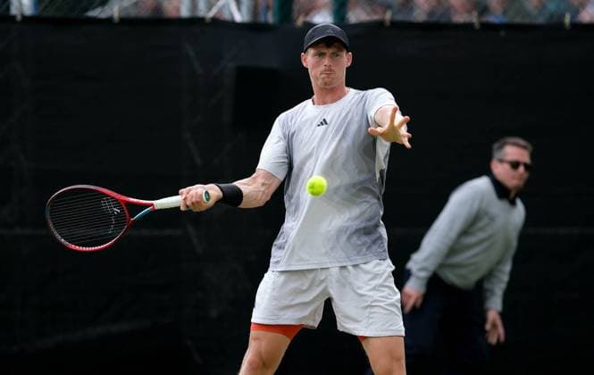 14th June 2024; Lexus Nottingham Tennis Centre, Nottingham, England; Rothesay Nottingham Open, Day 5; Billy Harris returns to Joao Fonseca, mens singles  ActionPlus12654080 PaulxBonser