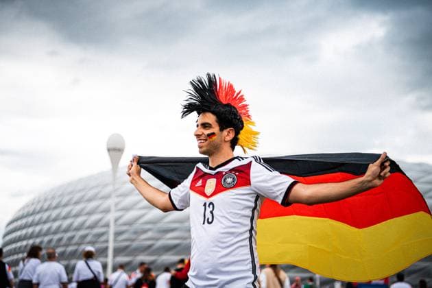 Ein deutscher Fußballfan vor dem Eröffnungsspiel der Europameisterschaft Deutschland - Schottland am 14.06.2024. München Munich Football Arena Bayern Deutschland