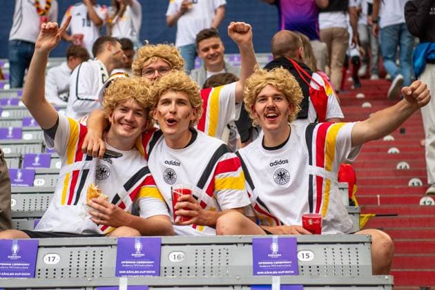 Deutschland Fans vor dem Eröffnungsspiel der Europameisterschaft Deutschland - Schottland am 14.06.2024. München Munich Football Arena Bayern Deutschland