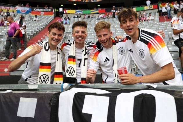 Fußball UEFA EURO, EM, Europameisterschaft,Fussball 2024 Gruppenphase 1. Spieltag Eröffnungsspiel Deutschland - Schottland am 14.06.2024 in der München Fußball Arena in München geschminkter Fan Fans Deutschland