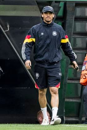UEFA EURO 2024: Eröffnungsspiel Deutschland - Schottland; 14.06.2024 Leroy Sane (Deutschland, 19) bei der Platzbegehung. UEFA EURO 2024: Eröffnungsspiel Deutschland - Schottland; Munich Football Arena, München am 14.06.2024 Copyright: xBEAUTIFULxSPORTS Wunderlx