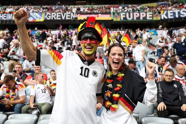 Fußball UEFA EURO, EM, Europameisterschaft,Fussball 2024 Gruppenphase 1. Spieltag Eröffnungsspiel Deutschland - Schottland am 14.06.2024 in der München Fußball Arena in München geschminkter Fan Deutschland