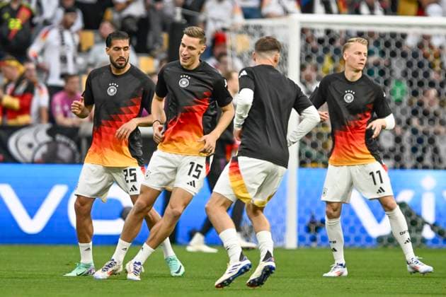 Die Spieler derr Deutschen Mannschaft beim Aufwaermen 14.06.2024 Fussball Europameisterschaft in Deutschland Deutschland vs Schottland, Allianz Arena, Muenchen, Bayern Germany