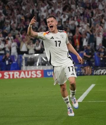 14.06.2024, Allianz-Arena, Munich, GER, EM UEFA 2024, Group A, Germany vs Scotland, im Bild Florian Wirtz (Germany 17) freut sich über das Tor zum 1:0 Defodi-506_20240614_hbr_1835