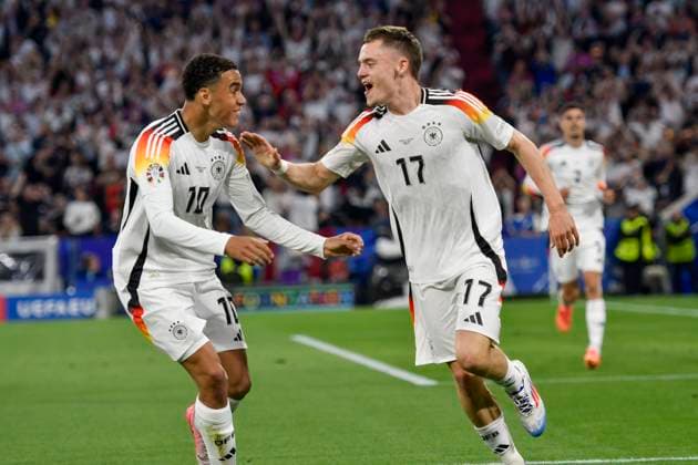 Florian Wirtz ( 17, Deutschland) jubelt nach dem Tor zum 1:0 mit Jamal Musiala ( 10, Deutschland) 14.06.2024 Fussball Europameisterschaft in Deutschland Deutschland vs Schottland, Allianz Arena, Muenchen, Bayern Germany