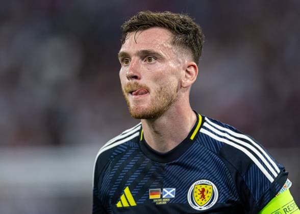 Football - UEFA EURO, EM, Europameisterschaft,Fussball 2024 - Group A - Germany v Scotland MUNICH, GERMANY - Friday, June 14, 2024: Scotland s captain Andy Robertson during the opening UEFA Euro 2024 match between Germany and Scotland at the Allianz Arena. (Photo by David Rawcliffe Propaganda) MUNICH Allianz Arena BAVARIA GERMANY  Copyright: xDavidxRawcliffex P2024-06-14-Germany_Scotland-88