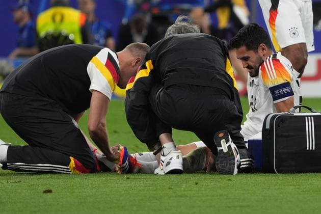 Ilkay Gündogan (Deutschland Germany, 21) hat Schmerzen nach einem Foul und wird behandelt - München 14.06.2024: Deutschland vs. Schottland, EURO2024 Eröffnungsspiel, Gruppe A, EM-Arena München