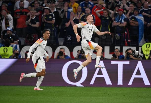Jubel 1:0 Florian Wirtz (Deutschland), Jamal Musiala (Deutschland), v.re. 14.06.2024, Fussball Europameisterschaft 2024, Eröffnungsspiel, Vorrunde, 1. Spieltag Deutschland - Schottland Muenchen Allianz Arena Bayern Deutschland