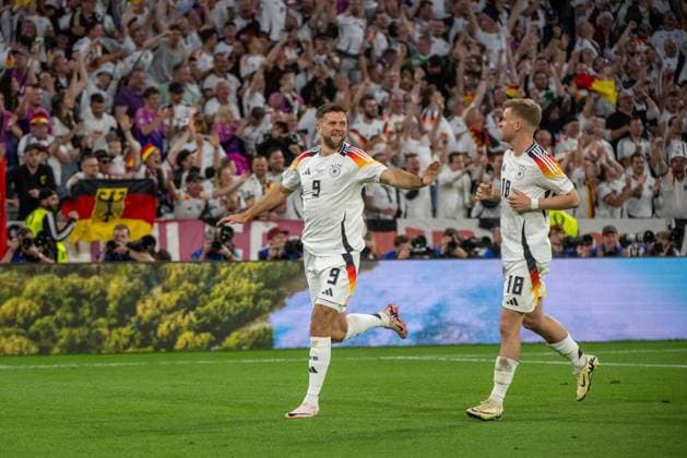 Fussball, Herren, Saison 2023 24, Euro 2024 Gruppe A (1. Spieltag) in München, Deutschland - Schottland, v. l. Niclas Füllkrug (Deutschland), Maximilian Mittelstädt (Deutschland), Jubel nach Tor zum 4:0, 14.06. 2024, Copyright: xMatthiasxKochx