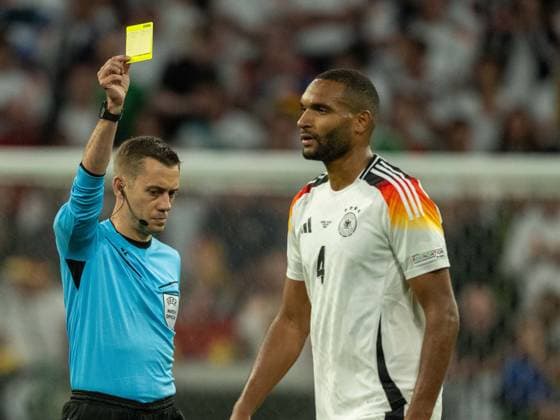 Gelbe Karte fuer Jonathan Tah (Deutschland 04), GER, Germany (GER) vs. Scottland (SCO), Fussball Europameisterschaft, UEFA EURO, EM, Europameisterschaft,Fussball 2024, Gruppe A, 1. Spieltag, 14.06.2024, GER, Germany (GER) vs. Scottland (SCO), Fussball Europameisterschaft, UEFA EURO 2024, Gruppe A, 1. Spieltag, 14.06.2024 Muenchen Copyright: xEibner-Pressefoto SaschaxWaltherx EP_EER