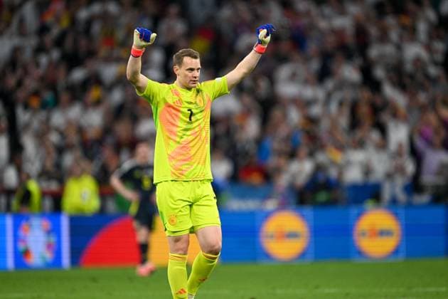 EM 2024: Deutschland - Schottland am 14.06.2024 in der Allianz Arena in München Torwart Manuel Neuer (Deutschland) jubelt nach dem Sieg.