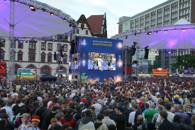 14.06.2024 Dortmund, Fanzone Friedensplatz, Übertragung Eröffnungsspiel UEFA EURO2024 Deutschland gegen Schottland, Endstand 5:1. Das Tor zum 2:0 schoß Jamal Musiala.