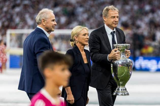 UEFA EURO 2024: Eröffnungsspiel Deutschland - Schottland; 14.06.2024 Bernard Dietz, Heidi Beckenbauer, Jürgen Klinsmann. UEFA EURO 2024: Eröffnungsspiel Deutschland - Schottland; Munich Football Arena, München am 14.06.2024 Copyright: xBEAUTIFULxSPORTS Wunderlx