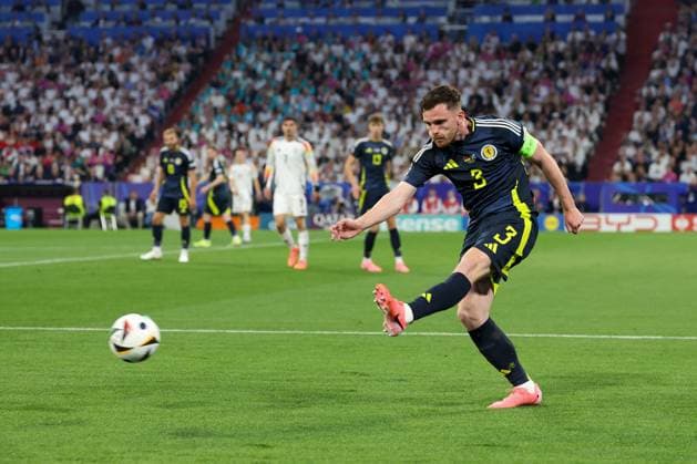 Andrew Robertson 3 (Schottland), Deutschland vs. Schottland, Fussball, UEFA EURO, EM, Europameisterschaft,Fussball 2024, Gruppenphase, 1. Spieltag, 14.06.2024 DFB regulations prohibit any use of photographs as image sequences and or quasi-video Muenchen Bayern Deutschland