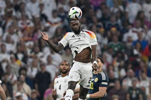 Kopfball Kopfballduell Antonio Rüdiger Ruediger ( 2, Deutschland) 14.06.2024 Fussball Europameisterschaft in Deutschland Deutschland vs Schottland, Allianz Arena, Muenchen, Bayern Germany