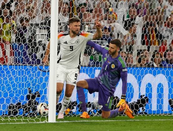 14.06.2024, Fussball Europameisterschaft, Deutschland vs Schottland, Allianz Arena Muenchen, im Bild: Tor Niclas Fuellkrug (Deutschland), Angus Gunn (Schottland) geschlagen