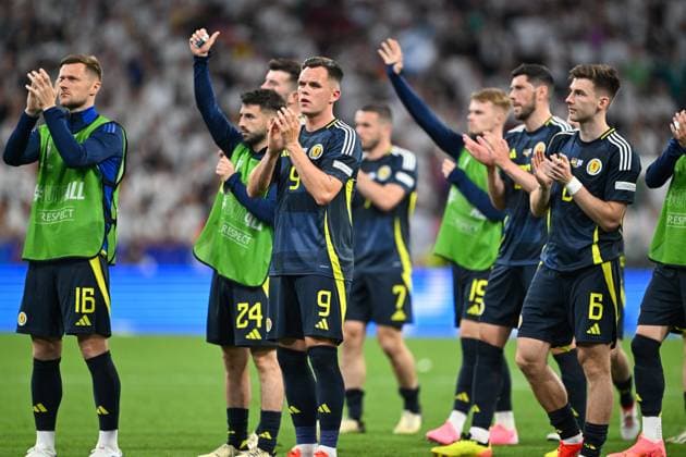 EM 2024: Deutschland - Schottland am 14.06.2024 in der Allianz Arena in München Lawrence Shankland of Scotland unzufrieden, enttäuscht, enttaeuscht, niedergeschlagen.