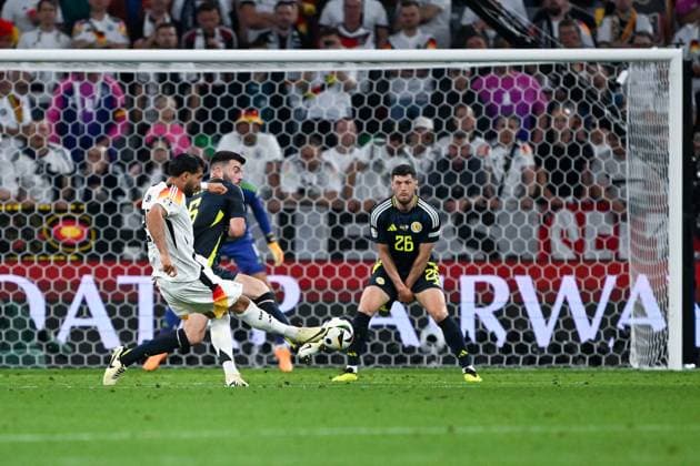 Sport Bilder des Tages EM 2024: Deutschland - Schottland am 14.06.2024 in der Allianz Arena in München Tor zum 5:1. Torschuetze Torschütze Emre Can (Deutschland) mit dem Treffer zum 5:1.