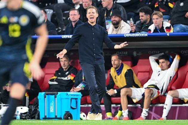 EM 2024: Deutschland - Schottland am 14.06.2024 in der Allianz Arena in München Bundestrainer Julian Nagelsmann (Deutschland) gibt lautstark Anweisungen.