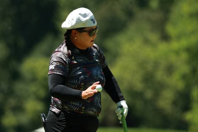 Meijer LPGA, Golf Damen Classic Christina Kim of the United States acknowledges the crowd on the 16th green during Day Two of the Meijer LPGA Classic for Simply Give golf tournament at Blythefield Country Club in Belmont, MI, USA Friday, June 14, 2024. Belmont Michigan United States  Copyright: xJorgexLemusx originalFilename:lemus-meijerlp240614_npVcQ.jpg