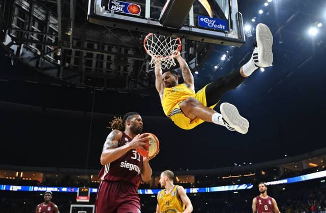Johannes Thiemann (ALBA Berlin, 32) GER, Alba Berlin gegen FC Bayern Muenchen, basketball, easyCredit Basketball Bundesliga, Saison 2023 2024, Playoff-Final, Spiel 4, 14.06.2024 GER, Alba Berlin gegen FC Bayern Muenchen, basketball, easyCredit Basketball Bundesliga, Saison 2023 2024, Playoff-Final, Spiel 4, 14.06.2024 Berlin Copyright: xEibner-Pressefoto RyanxSleimanx EP_RSN
