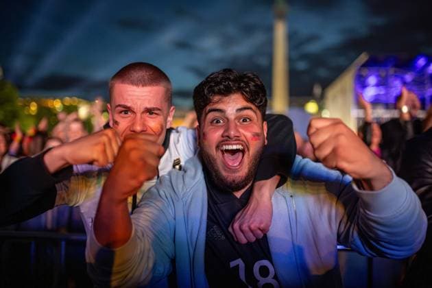 Fans der deutschen Nationalmannschaft jubeln und Feiern beim Fanfest mit Public Viewing auf dem Stuttgarter Schlossplatz beim ersten Gruppenspiel gegen Schottland. Stuttgart, EURO2024 Fanfest Schlossplatz, 14.06.2024 Stuttgart Copyright: xDennisxDuddek xEibnerxPressefotox EP_DDK