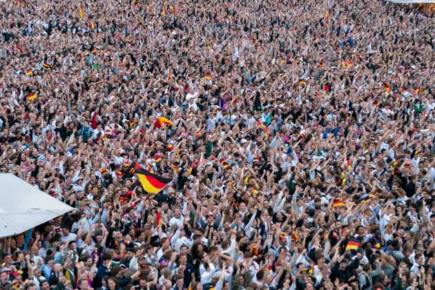 GER, Fanzone Hamburg, Aufbau, Bereit fuer Eroeffnungsspiel, Public Viewing, Fan Festival, UEFA EURO, EM, Europameisterschaft,Fussball 2024, 13.06.2024 GER, Fanzone Hamburg, Aufbau, Bereit fuer Eroeffnungsspiel, Public Viewing, Fan Festival, UEFA EURO 2024, 13.06.2024 Hamburg Copyright: xEibner-Pressefoto MaximilianxVinx EP_MVN