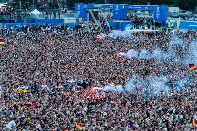 GER, Fanzone Hamburg, Aufbau, Bereit fuer Eroeffnungsspiel, Public Viewing, Fan Festival, UEFA EURO, EM, Europameisterschaft,Fussball 2024, 13.06.2024 GER, Fanzone Hamburg, Aufbau, Bereit fuer Eroeffnungsspiel, Public Viewing, Fan Festival, UEFA EURO 2024, 13.06.2024 Hamburg Copyright: xEibner-Pressefoto MaximilianxVinx EP_MVN