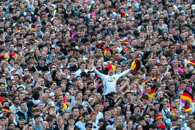 GER, Fanzone Hamburg, Aufbau, Bereit fuer Eroeffnungsspiel, Public Viewing, Fan Festival, UEFA EURO, EM, Europameisterschaft,Fussball 2024, 13.06.2024 GER, Fanzone Hamburg, Aufbau, Bereit fuer Eroeffnungsspiel, Public Viewing, Fan Festival, UEFA EURO 2024, 13.06.2024 Hamburg Copyright: xEibner-Pressefoto MaximilianxVinx EP_MVN