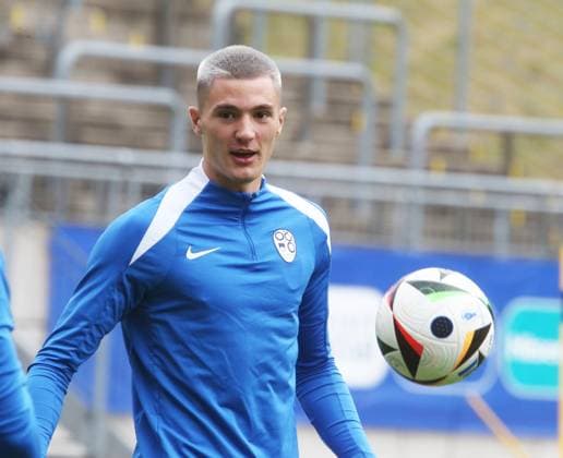 Euro 2024, Slowenische Nationalmannschaft, Base Camp in Wuppertal, 14.06.2024 - Benjamin Sesko ( Slowenien ) beim Training im Stadion am Zoo Wuppertal