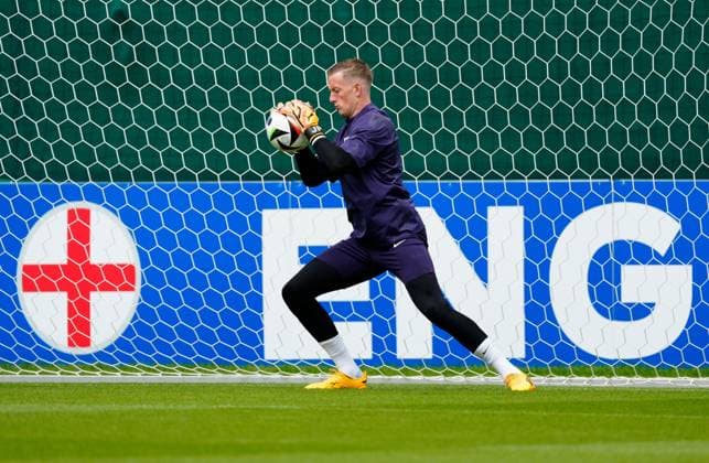Jordan Pickford of England England Training Session and press conference, PK, Pressekonferenz UEFA European Championship, EM, Europameisterschaft 2024, Group C, Football, Spa & Golf Resort Weimarer Land, Blankenhain, Germany, 15 Jun 2024 EDITORIAL USE ONLY No use with unauthorised audio, video, data, fixture lists, club league logos or live services. Online in-match use limited to 120 images, no video emulation. No use in betting, games or single club league player publications. Copyright: xDavexShopland Shutterstockx 14523791f