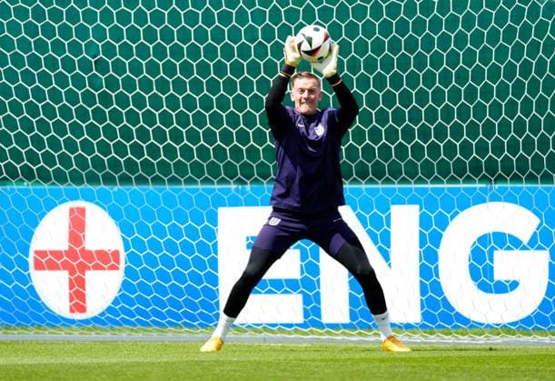 Jordan Pickford of England England Training Session and press conference, PK, Pressekonferenz UEFA European Championship, EM, Europameisterschaft 2024, Group C, Football, Spa & Golf Resort Weimarer Land, Blankenhain, Germany, 15 Jun 2024 EDITORIAL USE ONLY No use with unauthorised audio, video, data, fixture lists, club league logos or live services. Online in-match use limited to 120 images, no video emulation. No use in betting, games or single club league player publications. Copyright: xDavexShopland Shutterstockx 14523791m