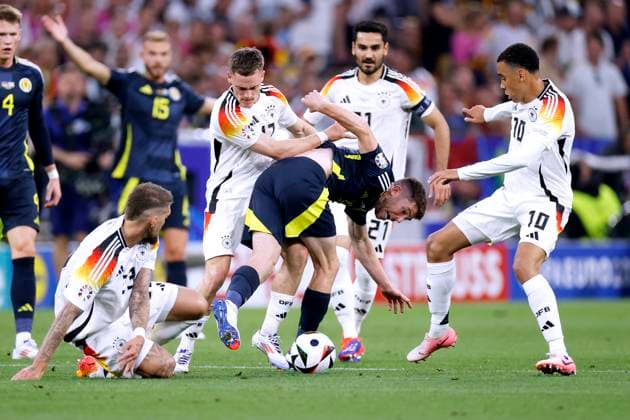 Bilder des Jahres 2024, Sport 06 Juni Sport Themen der Woche KW24 WIRTZ Florian Team Deutschland mit MUSIALA Jamal und CHRISTIE Ryan UEFA Fussball Eueropameisterschaften 2024 in Deutschland Eroeffnungsspiel Deutschland - Schottland am 14.06. 2024in München DFL REGULATIONS PROHIBIT ANY USE OF PHOTOGRAPHS as IMAGE SEQUENCES and or QUASI-VIDEO *** WIRTZ Florian Team Germany with MUSIALA Jamal and CHRISTIE Ryan UEFA Football EURO 2024 in Germany Opening match Germany Scotland on 14 06 2024in Munich DFL REGULATIONS PROHIBIT ANY USE OF PHOTOGRAPHS as IMAGE SEQUENCES and or QUASI VIDEO Copyright: xLacixPerenyix