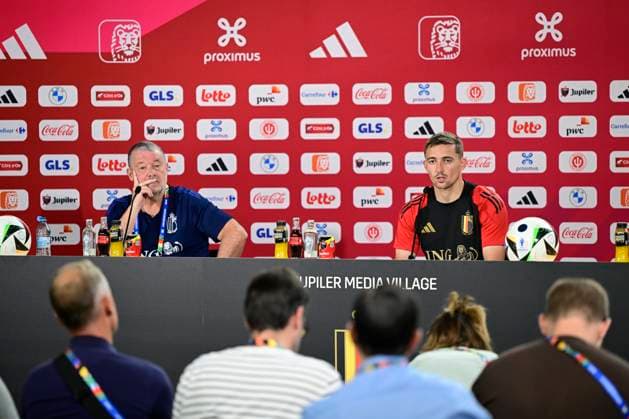 Belgium Media Activities - UEFA EURO, EM, Europameisterschaft,Fussball 2024 15 06 2024 FREIBERG AM NECKA, GERMANY - JUNE 15 : Van Loock Stefan press officer of Belgium and Castagne Timothy defender of Belgium talking to the press during a press conference, PK, Pressekonferenz of the Belgian Red Devils at the UEFA EURO 2024 European Football Championship tournament on June 15, 2024 in Freiberg am Necka, Germany, 15 06 2024 Freiberg am Necka Germany  Copyright: xPeterxDexVoechtx