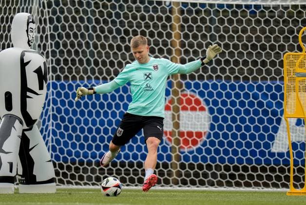 SOCCER - UEFA EURO, EM, Europameisterschaft,Fussball 2024 BERLIN,GERMANY,15.JUN.24 - SOCCER -UEFA EURO 2024, OEFB, Oesterreichischer Fussball-Bund, training. Image shows Patrick Pentz (AUT).  GEPAxpictures xJohannesxFriedl