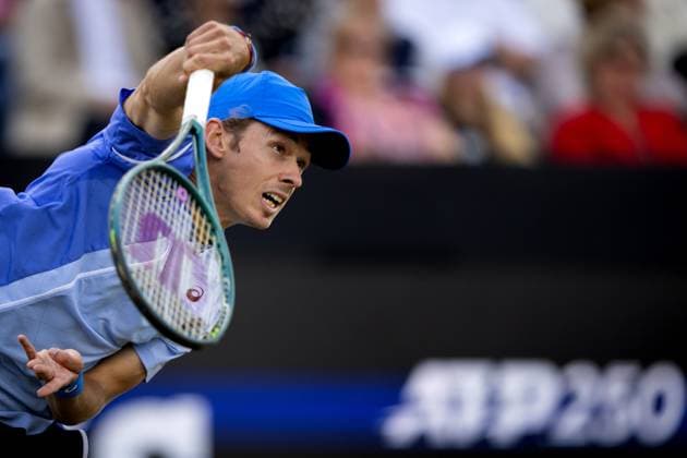 ROSMALEN - Alex de Minaur (AUS) in action in the semi-final against Ugo Humbert (FRA) on the eighth day of the Libema Open tennis tournament in Rosmalen. ANP SANDER KONING xVIxANPxSportx xxANPxIVx 501137272 originalFilename: 501137272.jpg