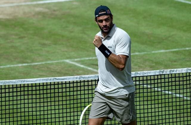 Jubel und Freude bei Matteo Berrettini (ITA). xettx, Deutschland, Stuttgart, 15.06.2024, Tennis, Boss Open, 2024, Halbfinale, L.Musetti (ITA) - M.Berrettini (ITA), TC Weissenhof, Center Court Foto: A2 Bildagentur Peter Hartenfelser
