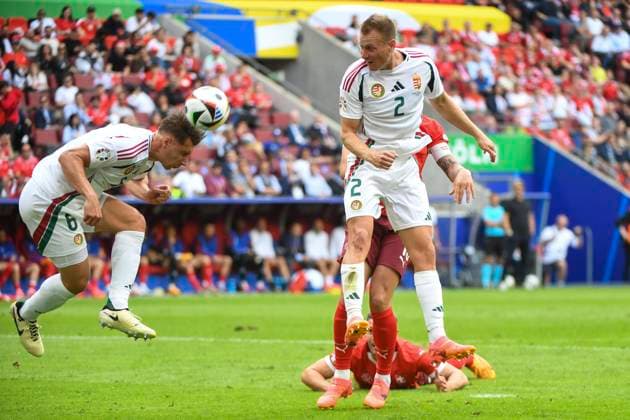 COLOGNE, GERMANY - JUNE 15: Willi Orban of Hungary (L) in action during the UEFA EURO, EM, Europameisterschaft,Fussball 2024 group stage match between Hungary and Switzerland at Cologne Stadium on June 15, 2024 in Cologne, Germany. Cologne Cologne Stadium North Rhine-Westphalia Germany Copyright: xJustPictures.ch ManuelxWinterbergerx jp-en-EuSpIm-MWI_7713