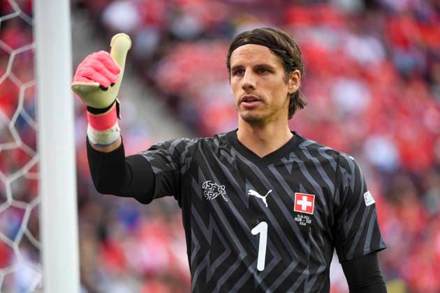 COLOGNE, GERMANY - JUNE 15: goalkeeper Yann Sommer of Switzerland waiting the ball during the UEFA EURO, EM, Europameisterschaft,Fussball 2024 group stage match between Hungary and Switzerland at Cologne Stadium on June 15, 2024 in Cologne, Germany. Cologne Cologne Stadium North Rhine-Westphalia Germany Copyright: xJustPictures.ch ManuelxWinterbergerx jp-en-EuSpIm-MWI_7763