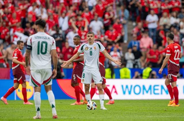 Fussball, Herren, Saison 2023 24, Euro 2024 Gruppe A (1. Spieltag) in Köln, Ungarn - Schweiz, v. l. Dominik Szoboszlai (Ungarn), Adam Nagy (Ungarn), Enttäuschung nach Gegentor zum 0:2, 15.06. 2024, Copyright: xSebastianxRäppold MatthiasxKochx