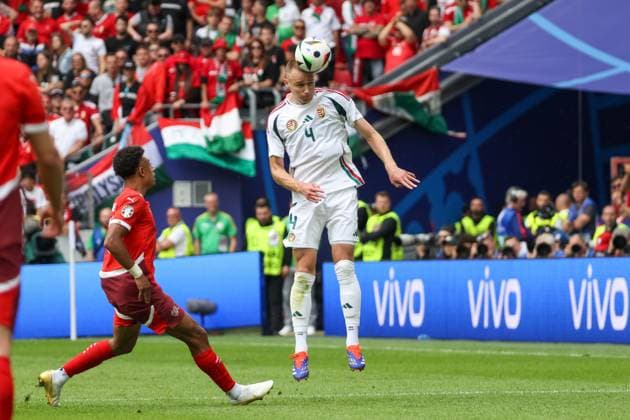 Attila Szalai (Ungarn, 04) mit Kopfball , Fussball, UEFA , Europa Meisterschaft, (Gruppe A) 2024, Ungarn vs. Schweiz Koeln Cologne Stadium Nordrhein-Westfalen Deutschland Copyright: xGrantxHubbsx
