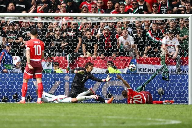 Barnabas Varga (Ungarn, 19) schiesst den Anschlusstreffer zum 1:2 , Fussball, UEFA , Europa Meisterschaft, (Gruppe A) 2024, Ungarn vs. Schweiz Koeln Cologne Stadium Nordrhein-Westfalen Deutschland Copyright: xGrantxHubbsx
