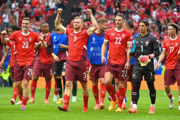 COLOGNE, GERMANY - JUNE 15: Swiss squad celebrates victory after the UEFA EURO, EM, Europameisterschaft,Fussball 2024 group stage match between Hungary and Switzerland at Cologne Stadium on June 15, 2024 in Cologne, Germany. Cologne Cologne Stadium North Rhine-Westphalia Germany Copyright: xJustPictures.ch ManuelxWinterbergerx jp-en-EuSpIm-MWI_7936