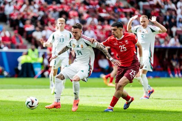UEFA EURO 2024: Ungarn - Schweiz; 14.06.2024 Zweikampf Bendeguz Bolla (Ungarn, 14), Mahamed Zeki Amdouni (Schweiz, 25) UEFA EURO 2024: Ungarn - Schweiz; Cologne Stadium, Köln am 15.06.2024 Copyright: xBEAUTIFULxSPORTS Wunderlx