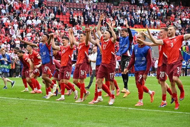 Die Schweizer Spieler feiern den Sieg 15.06.2024, Fussball Europameisterschaft 2024, Vorrunde, 1. Spieltag Ungarn - Schweiz Koeln Rhein Energie Stadion Nordrhein Westfalen Deutschland