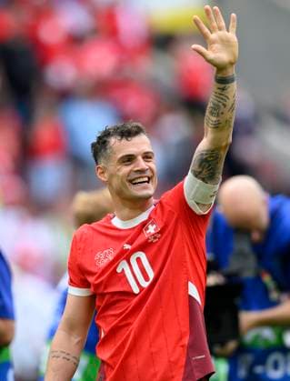 Schlussjubel XHAKA Granit (SUI) Vorrunde 1. Spieltag, Gruppe A, Match M02, Ungarn (HUN) - Schweiz (SUI), am 15.06.2021 in Koeln Deutschland. Fussball Europameisterschaft 2024 vom 14.06. - 14.07.2024 in Deutschland. Â