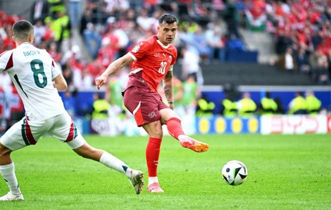 Fussball, Europameisterschaft, EURO 2024, Gruppe A, Rhein-Energie Stadion Köln: Ungarn - Schweiz 3:1; Granit Xhaka (SUI). Aktion