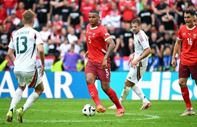 Fussball, Europameisterschaft, EURO 2024, Gruppe A, Rhein-Energie Stadion Köln: Ungarn - Schweiz 3:1; Manuel Akanji (SUI). Aktion